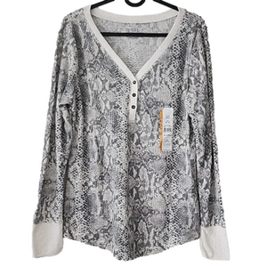 Time and Tru printed long sleeve top